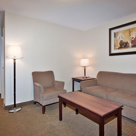 Holiday Inn Express & Suites Whitecourt By Ihg Pokój zdjęcie