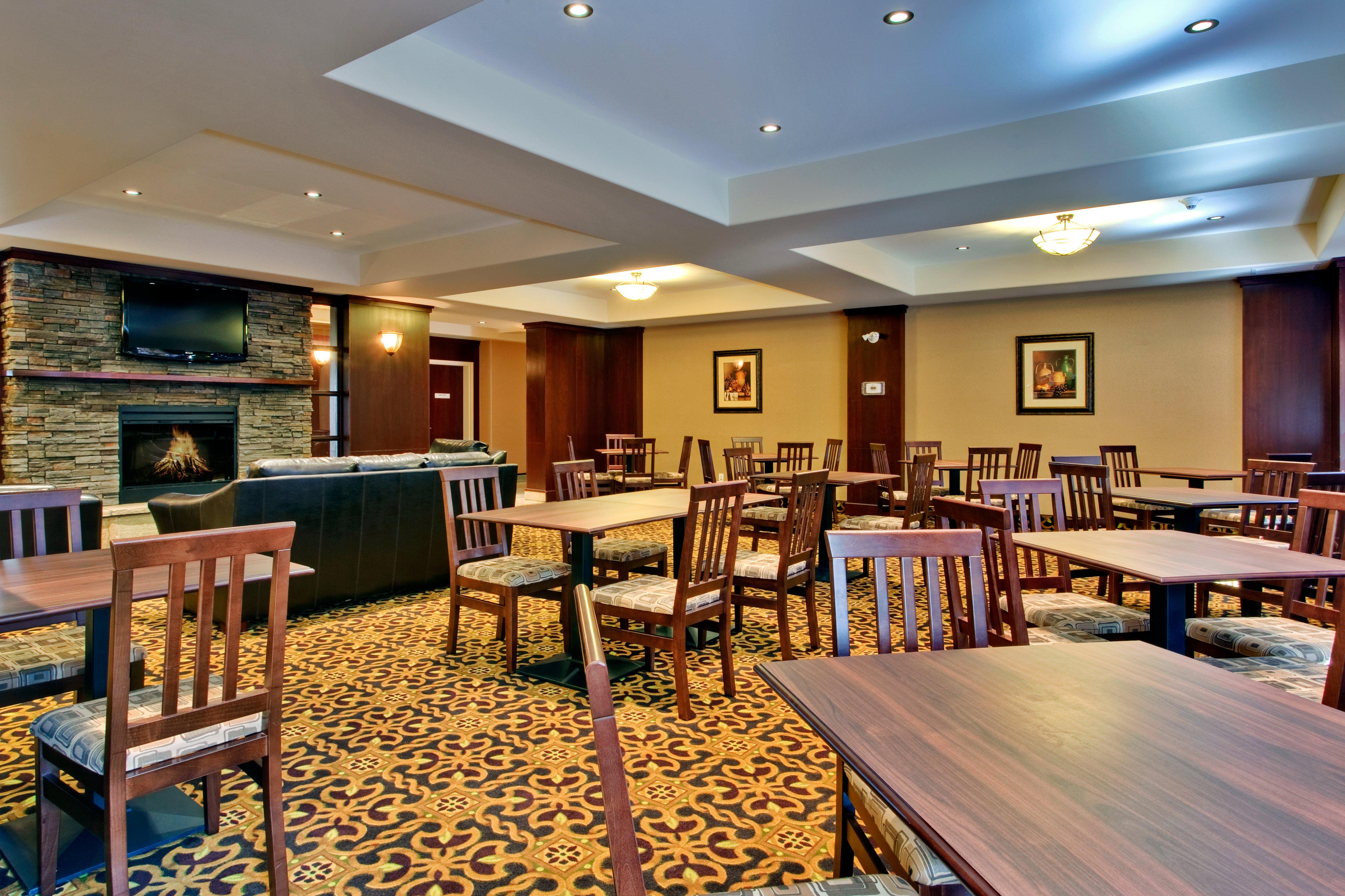 Holiday Inn Express & Suites Whitecourt By Ihg Zewnętrze zdjęcie