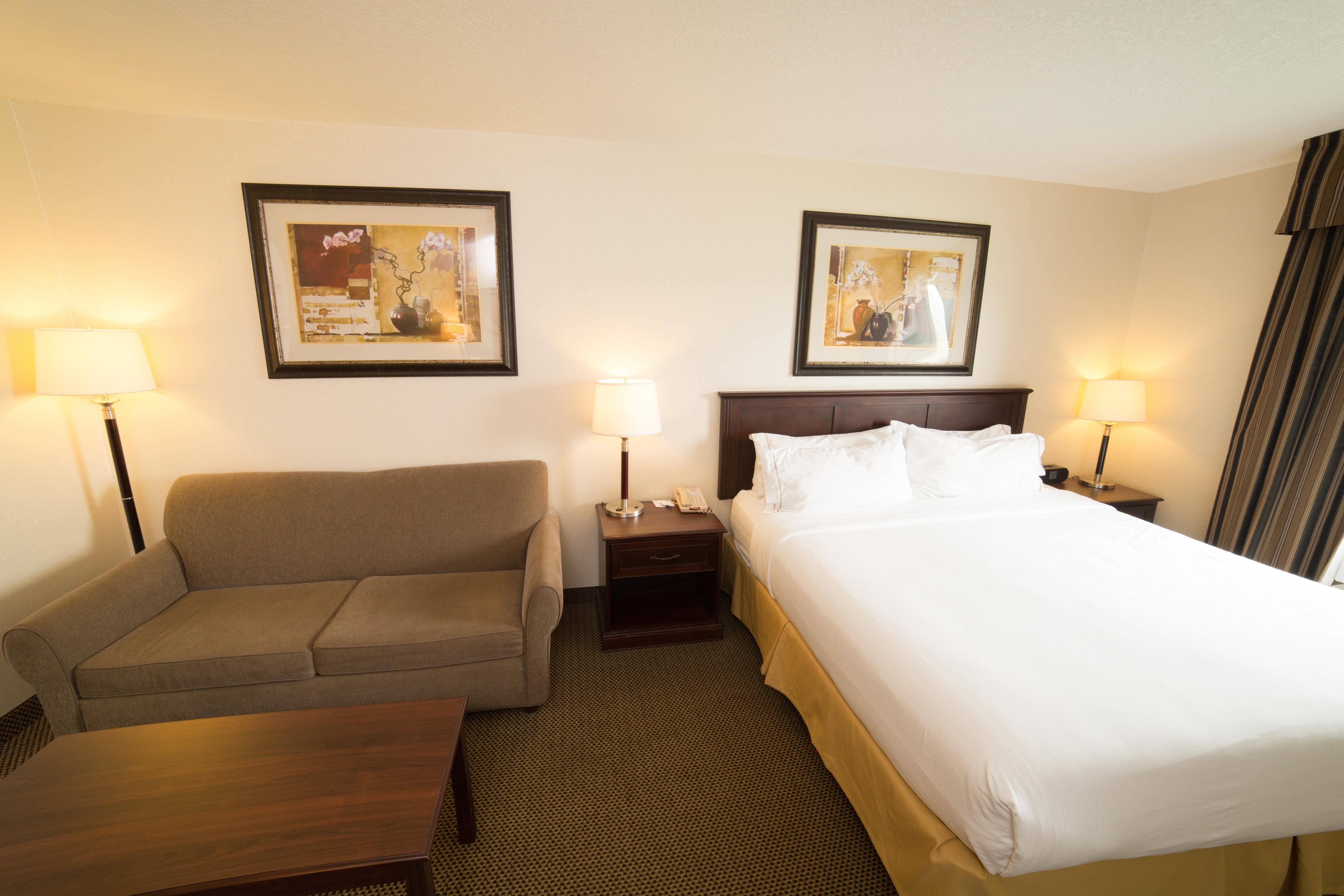 Holiday Inn Express & Suites Whitecourt By Ihg Zewnętrze zdjęcie