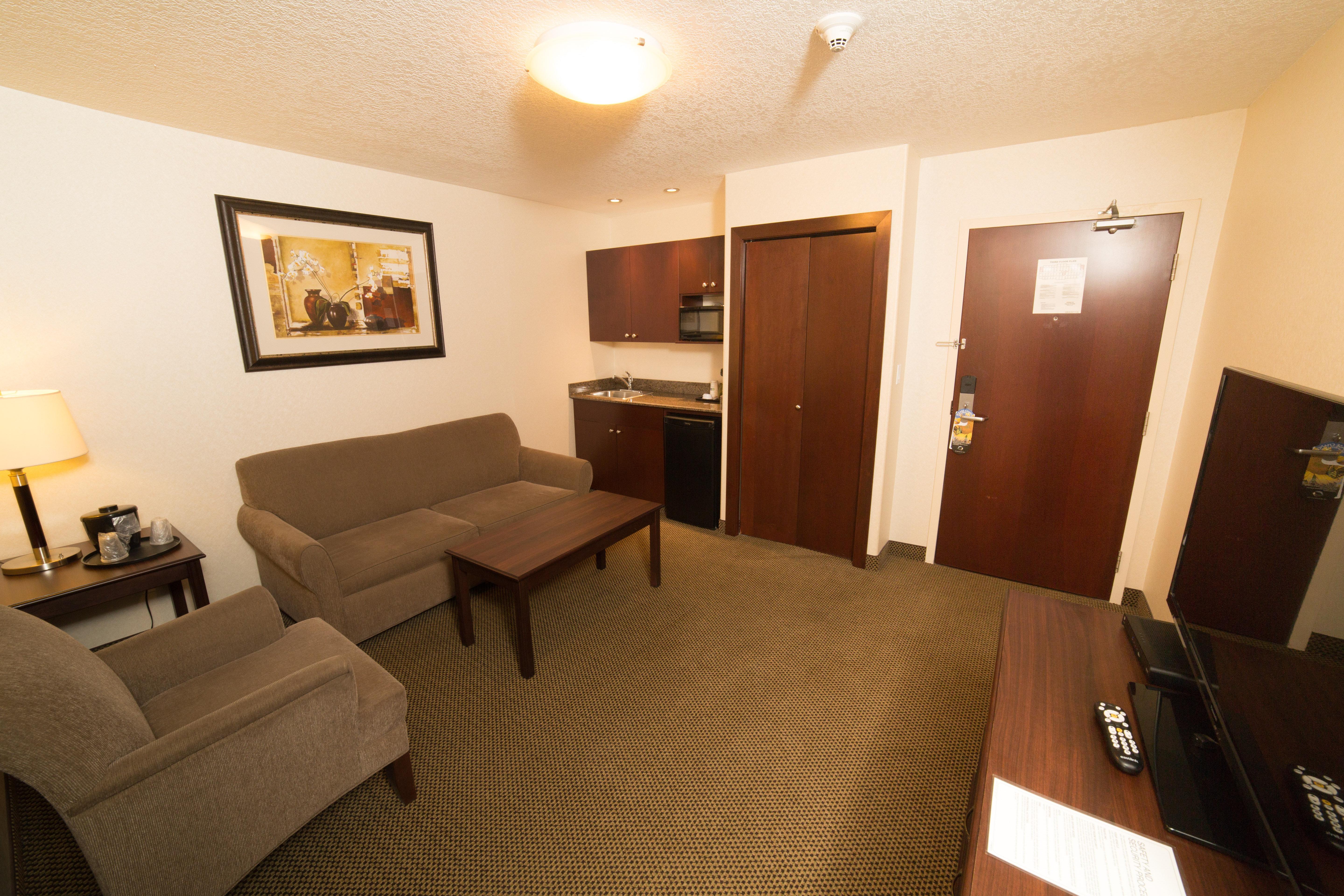 Holiday Inn Express & Suites Whitecourt By Ihg Zewnętrze zdjęcie