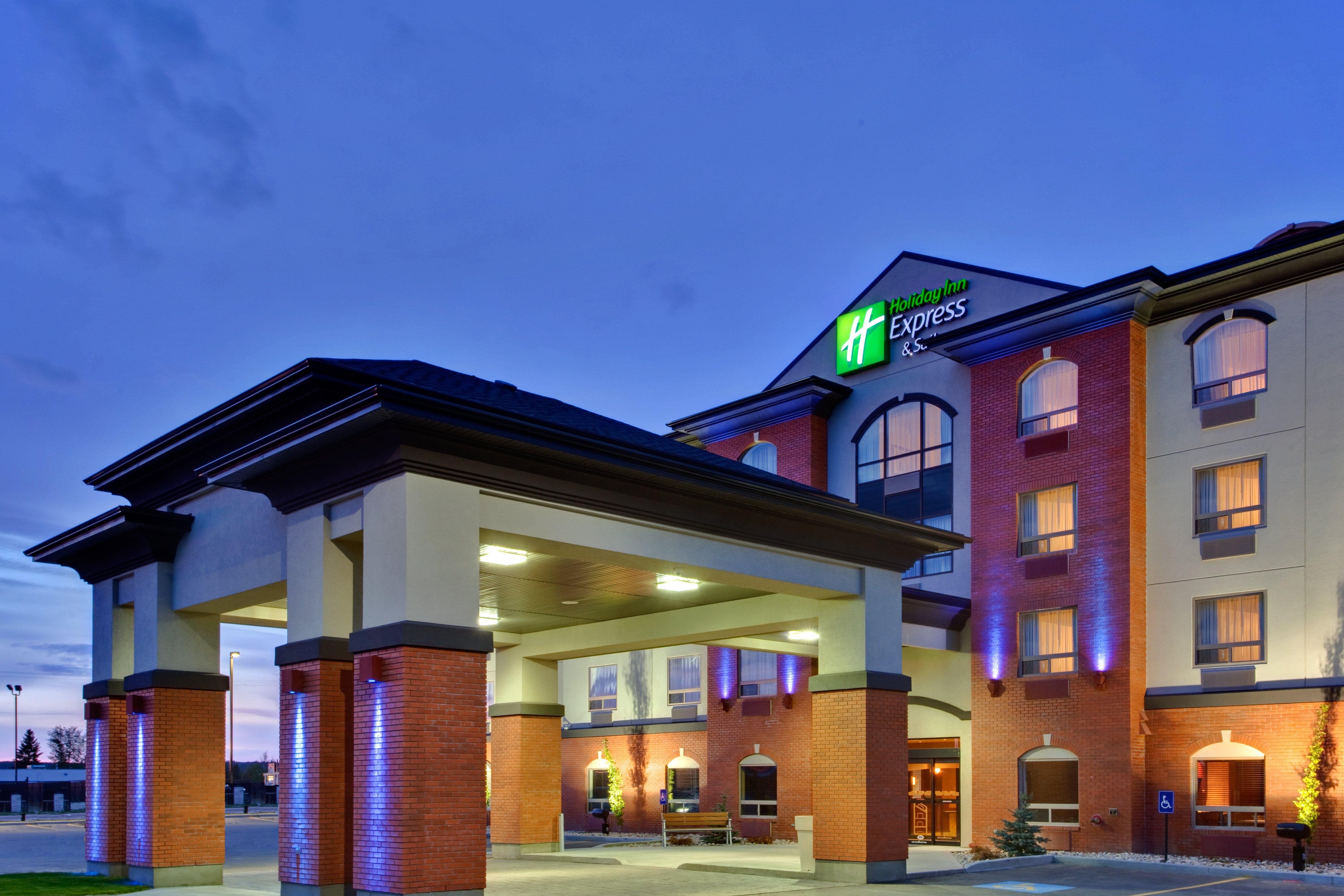 Holiday Inn Express & Suites Whitecourt By Ihg Zewnętrze zdjęcie