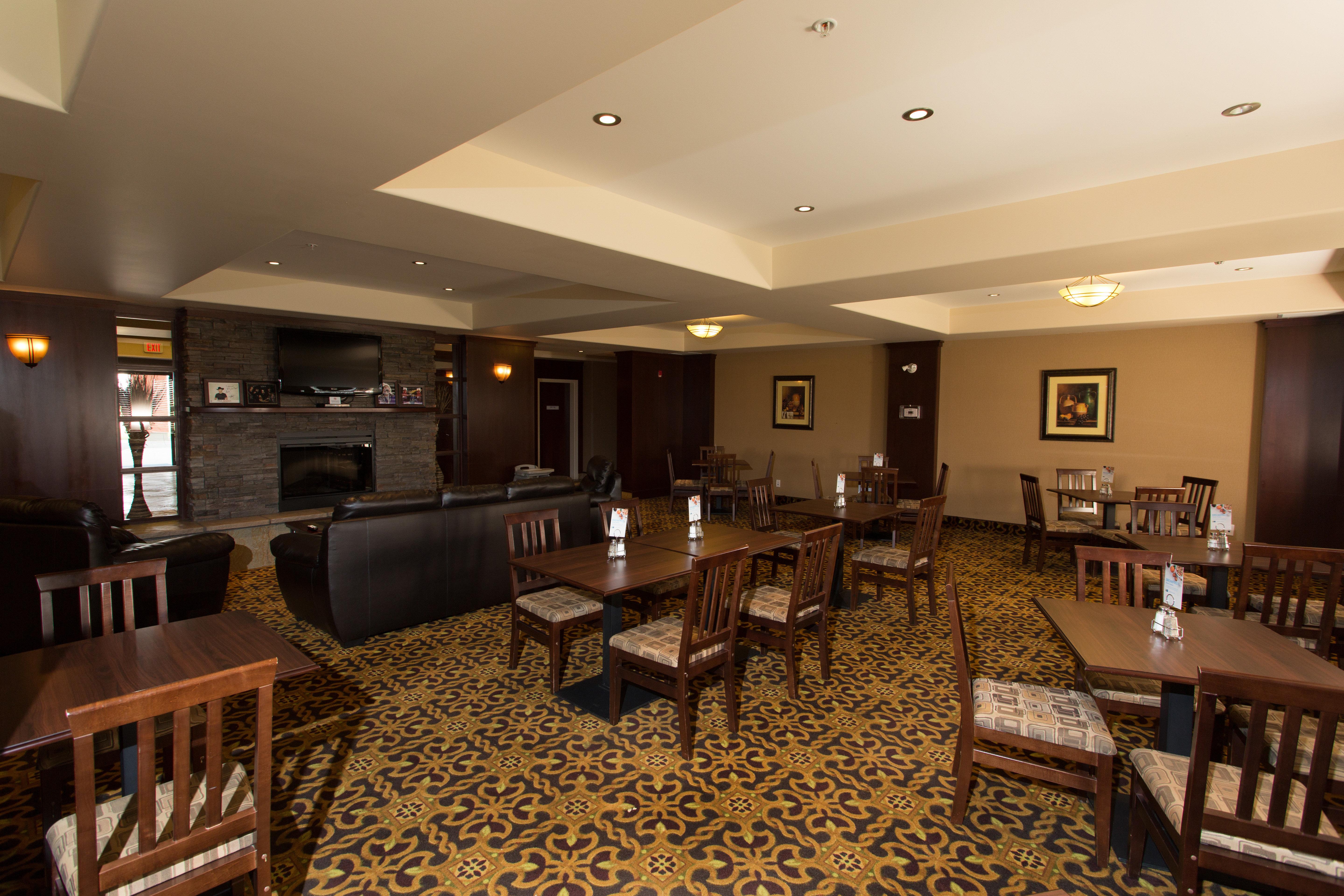 Holiday Inn Express & Suites Whitecourt By Ihg Zewnętrze zdjęcie