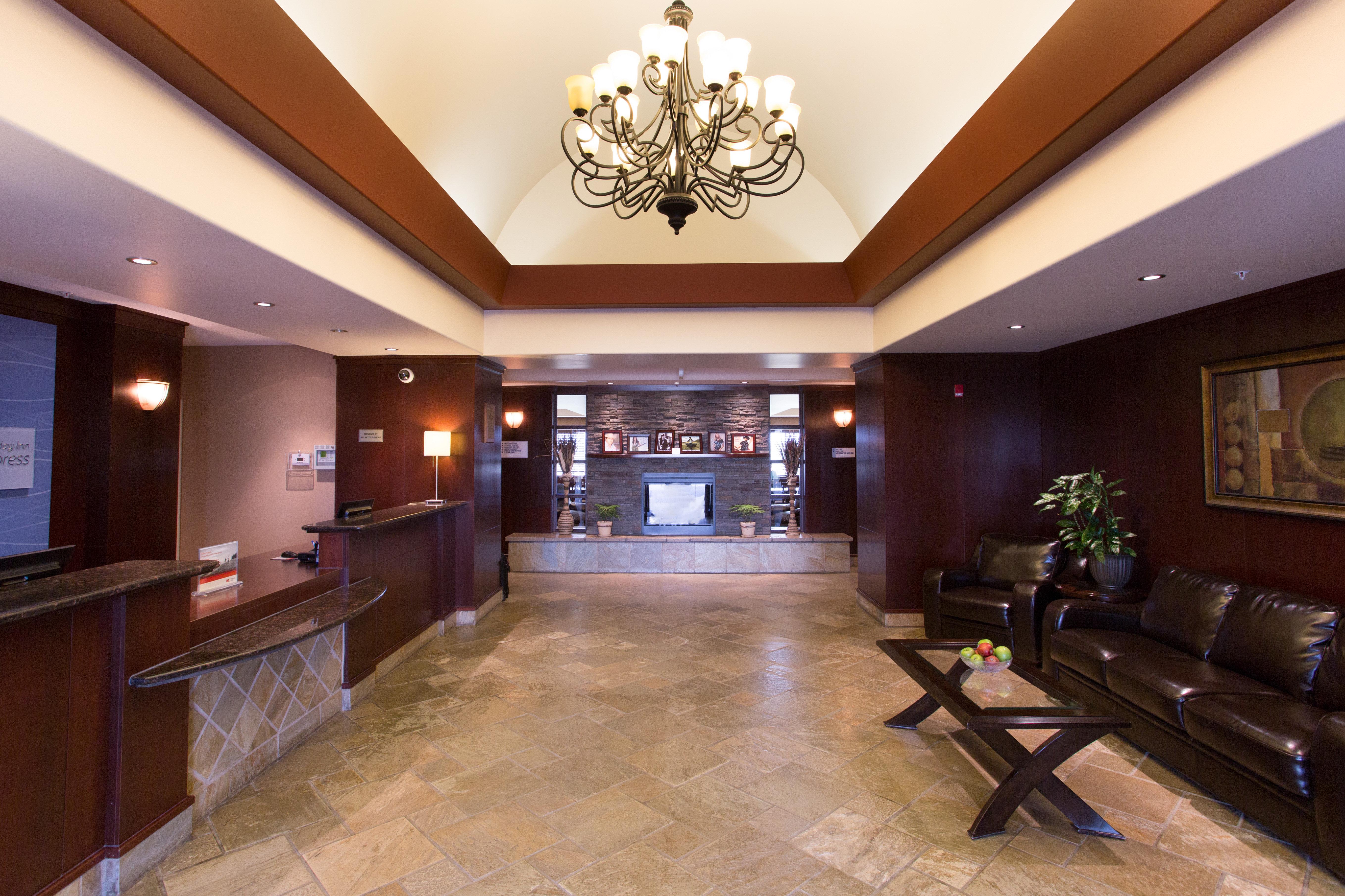 Holiday Inn Express & Suites Whitecourt By Ihg Zewnętrze zdjęcie