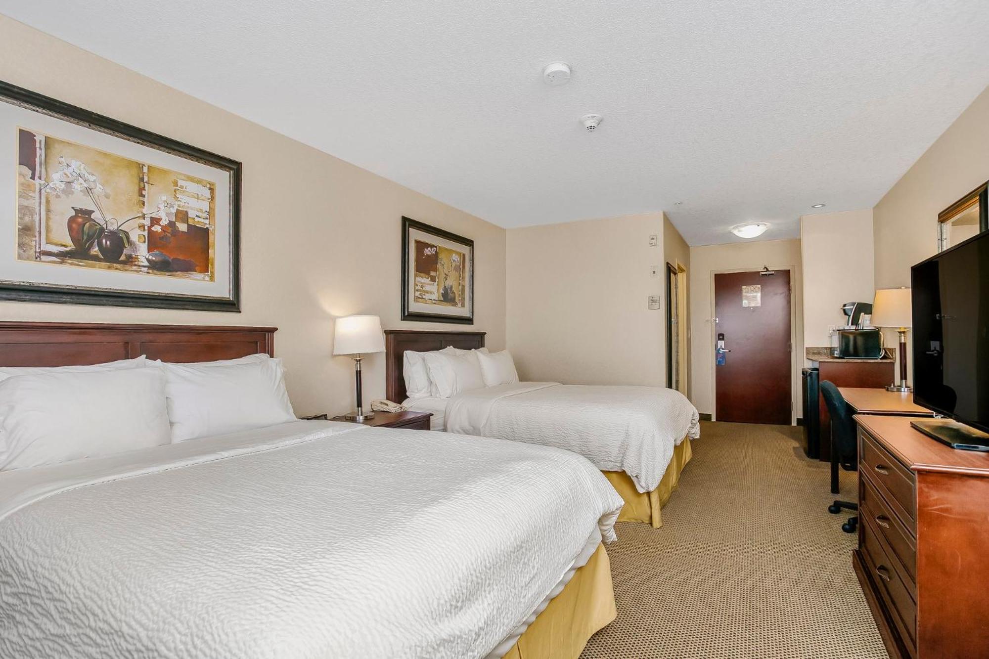 Holiday Inn Express & Suites Whitecourt By Ihg Zewnętrze zdjęcie
