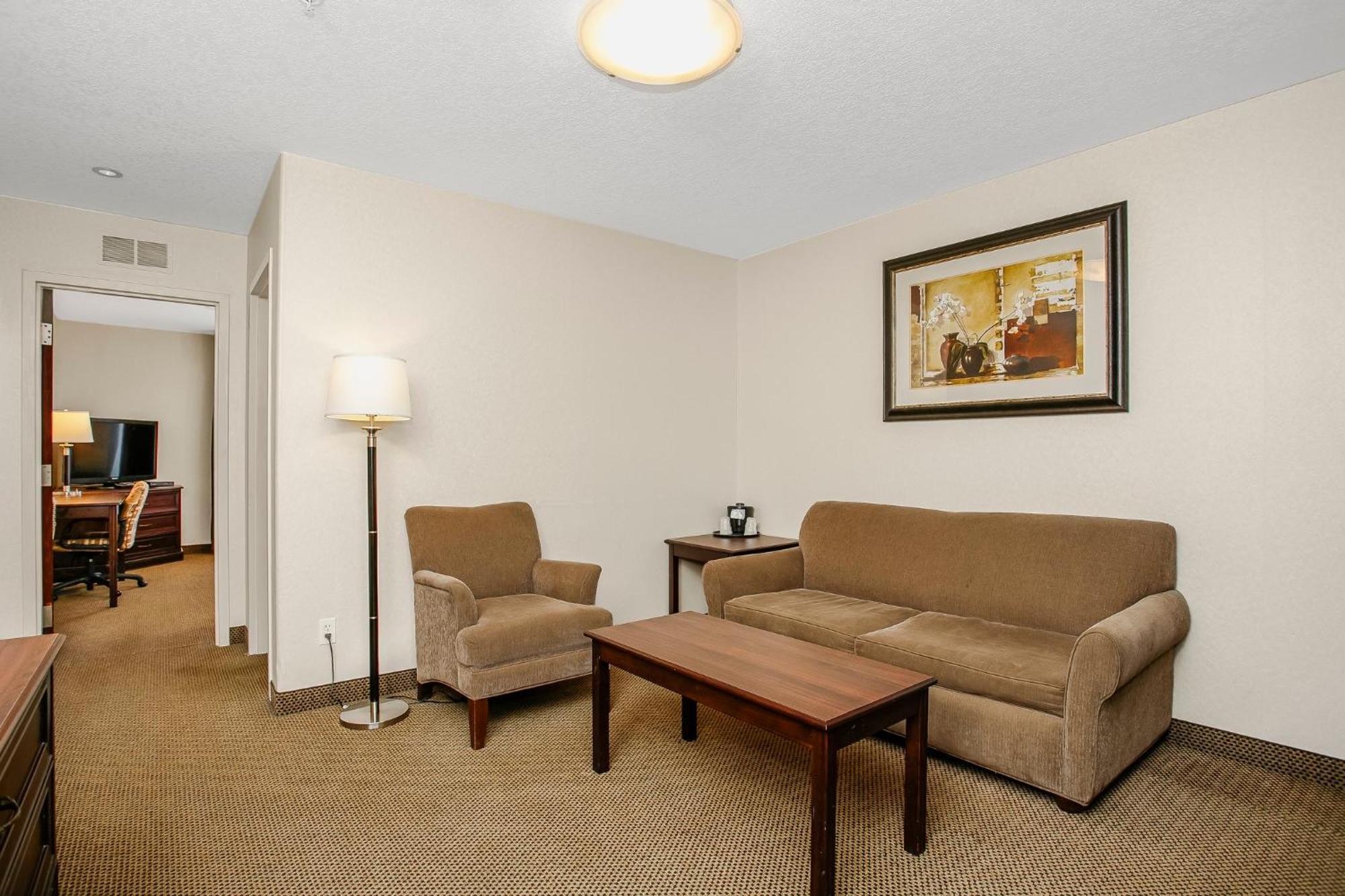 Holiday Inn Express & Suites Whitecourt By Ihg Zewnętrze zdjęcie