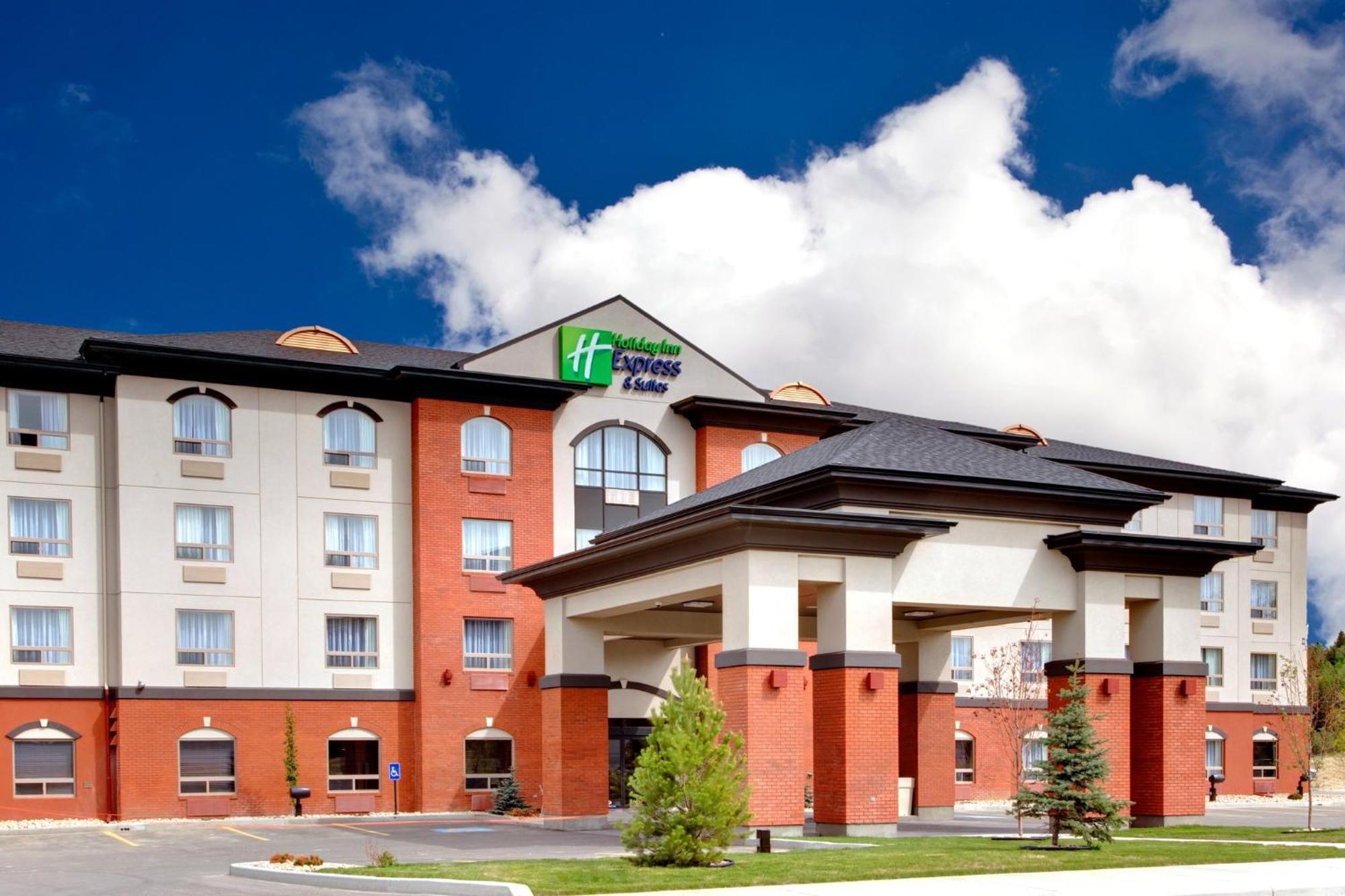 Holiday Inn Express & Suites Whitecourt By Ihg Zewnętrze zdjęcie