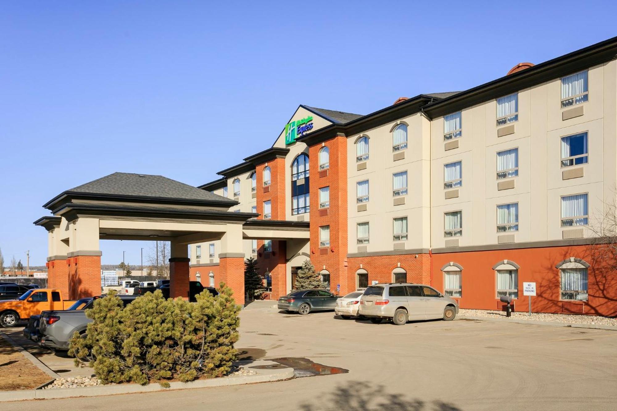 Holiday Inn Express & Suites Whitecourt By Ihg Zewnętrze zdjęcie